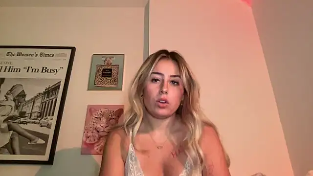 Chatroom XXX en direct de skylarraeee