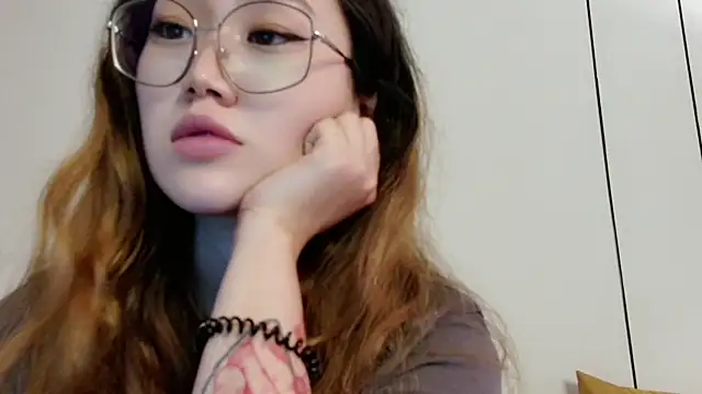 צ'אט XXX בשידור חי של Jennatyan