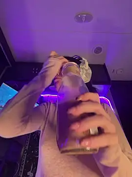 แชท XXX สดของ Lilactease