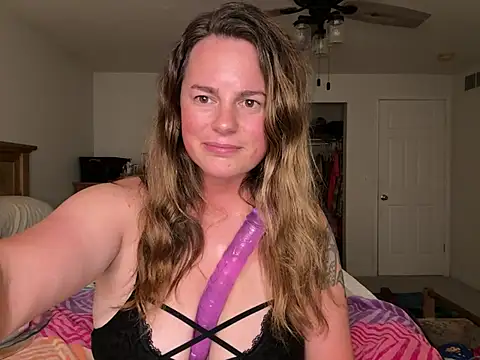 Katie8807's Live XXX Chat