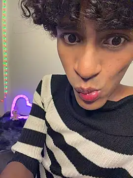 Evans_Femb live XXX chat