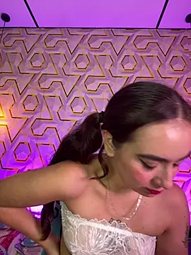 MelanyyJhonson15 Adlı Modelin Canlı XXX Sohbeti