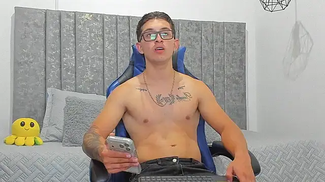 Živý XXX chat Calvin_Hunter