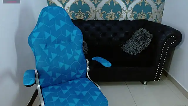 Chatroom XXX en direct de Miia_Rosee_