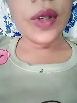 Anki-doll Adlı Modelin Canlı XXX Sohbeti