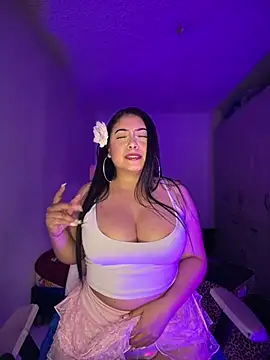 cami_ortiz__'s Live XXX Chat