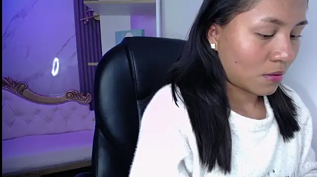 Chat XXX en directo de emiily_tk