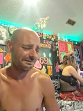 แชท XXX สดของ DaddyAndSplashQueen