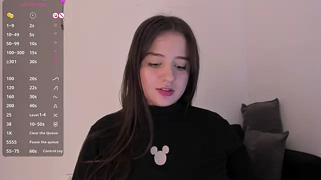 Sabrina_Lennox's Live Chat Room