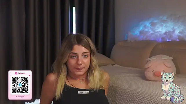 MilaMilkEyes' Live XXX Chat