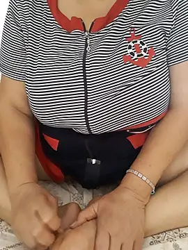 AlevliDul Adlı Modelin Canlı XXX Sohbeti