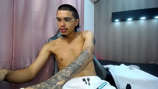 Tayson_Hot élő XXX-chatje