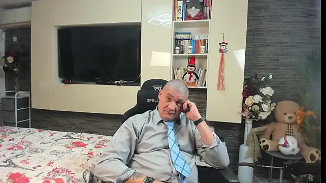 دردشة SpartacusDaddy48 الجنسية المباشرة