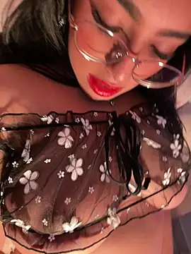 Linda_Saenz_'s Live XXX Chat