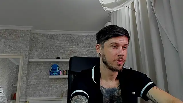 Chatroom XXX en direct de JonahShaw