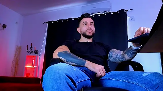 MightyAaron66 live XXX chat