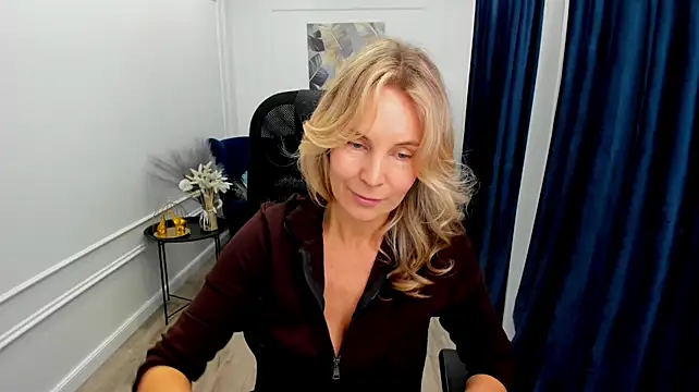XXX chat uživo modela Sinty_Devis