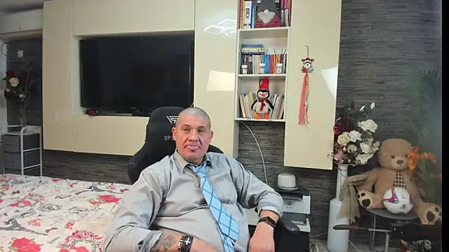 SpartacusDaddy48 Chat XXX live