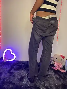 Evans_Femb Chat XXX live