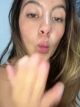 Ambar_bge's Live Chat Room