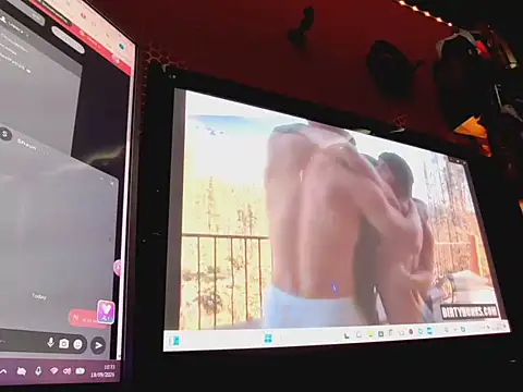 your-new-hoT-uncle's Live XXX Chat