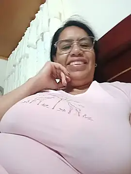 Chat XXX en directo de Emilif_