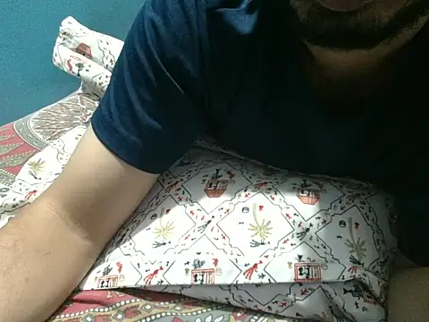 Precumboner élő XXX-chatje