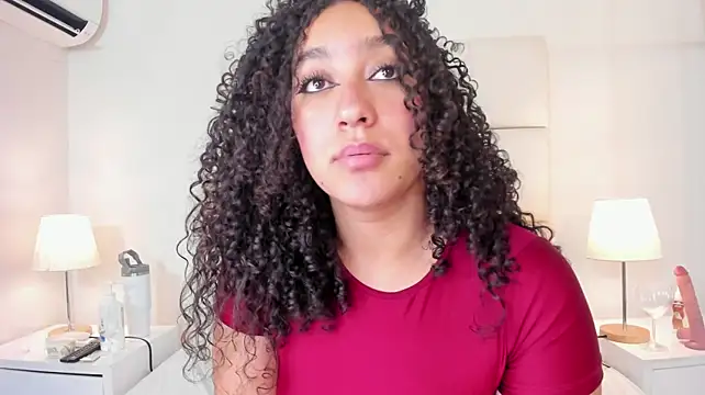 NaomiCambels XXX чат на живо
