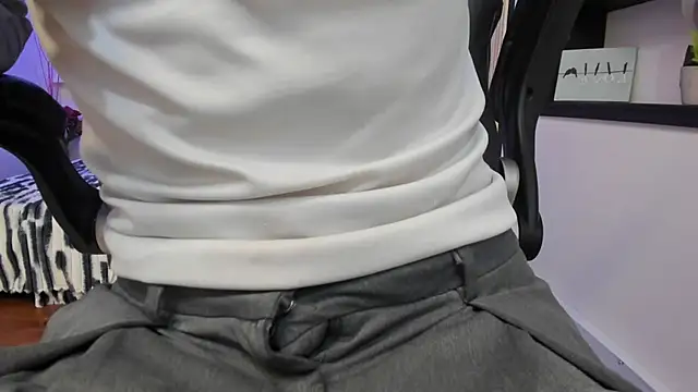 Benji23_ Chat XXX in diretta