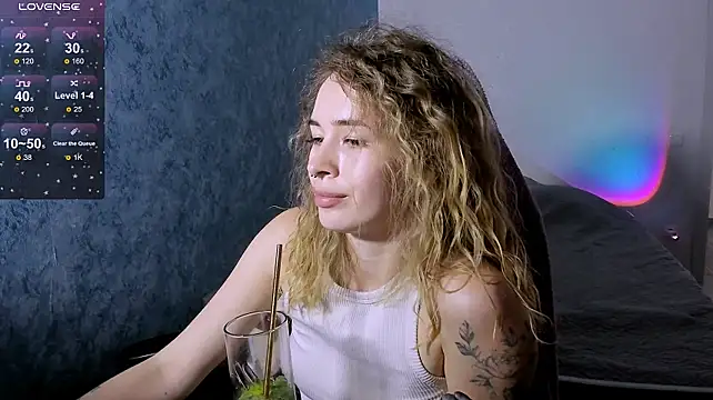 ZoyaMill Chat XXX in diretta