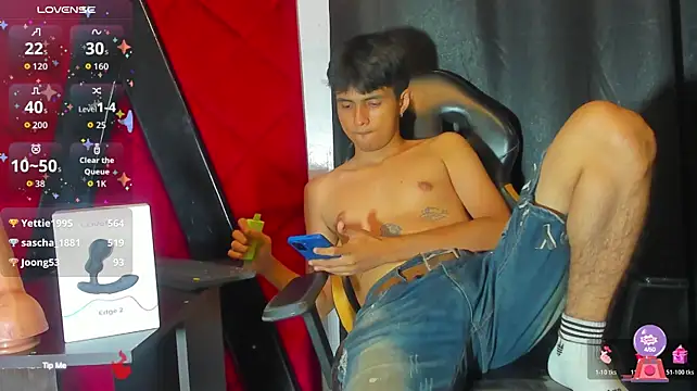 Elioth_18のライブXXXチャット
