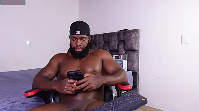Chat +18 de james_musclebbc ao vivo