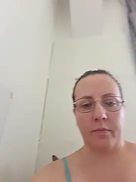 Goodass7 XXX чат на живо