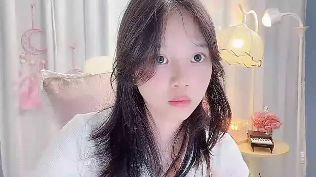 Yanys521 লাইভ XXX চ্যাট