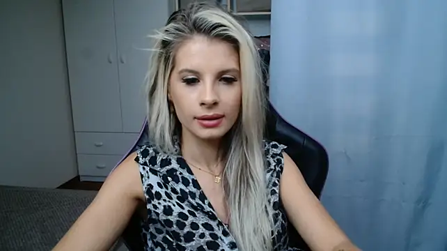 KristineGlow's Live XXX Chat