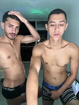 แชท XXX สดของ Derek_master