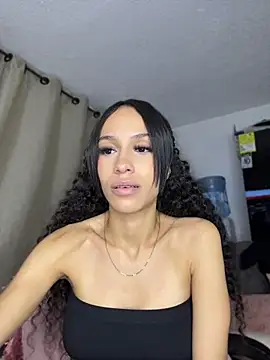 Chat XXX en directo de Miaa_love6969
