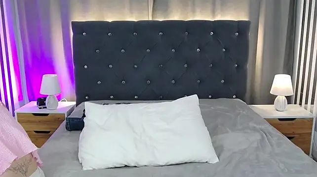 Živý XXX chat MiaVelmont