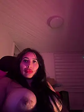 Anily_Lovely Adlı Modelin Canlı XXX Sohbeti