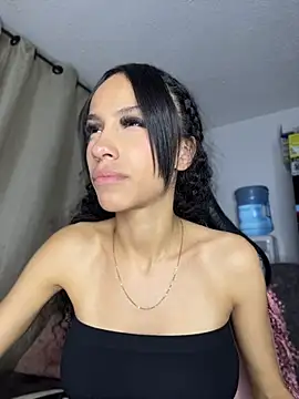Czat XXX na żywo – Miaa_love6969