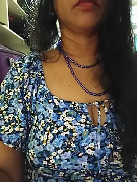 Онлайн чат XXX SRUTHI-8