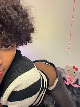 Evans_Femb live XXX chat