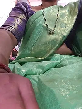 indianhotwife639's Live Sex Cam Show