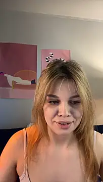 SunTaliaStar Adlı Modelin Canlı XXX Sohbeti