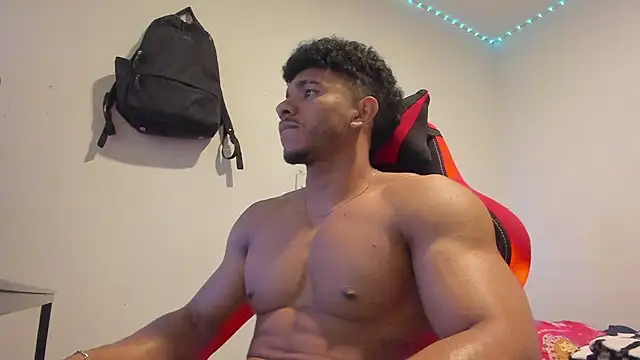 צ'אט XXX בשידור חי של Jayden_VanceJS