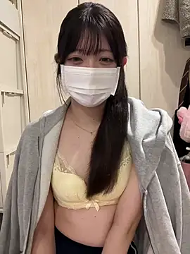 y-u-r-a-33 Chat XXX live