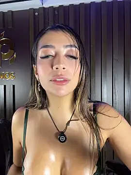 Atenea_cute21 Adlı Modelin Canlı XXX Sohbeti