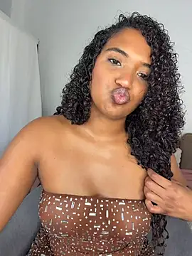 Chat XXX en directo de MilaTeenX