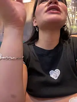 Chat XXX en directo de KenyaCopper