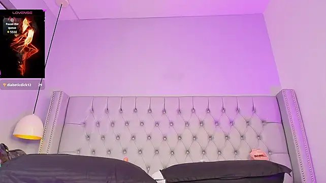 Camila_Harrington élő XXX-chatje